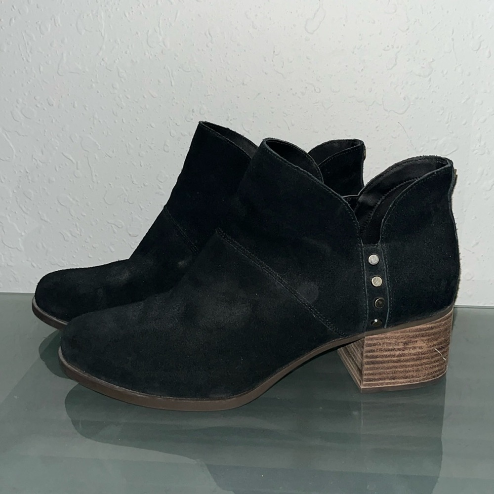Koolaburra by Ugg Sofiya suede booties